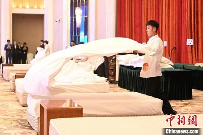 内蒙古酒店管理专业大学生:这里没有偏见 只有热爱